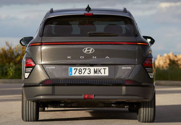 Hyundai Kona EV 150 kW image number 17