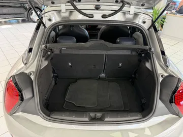 Car image 23