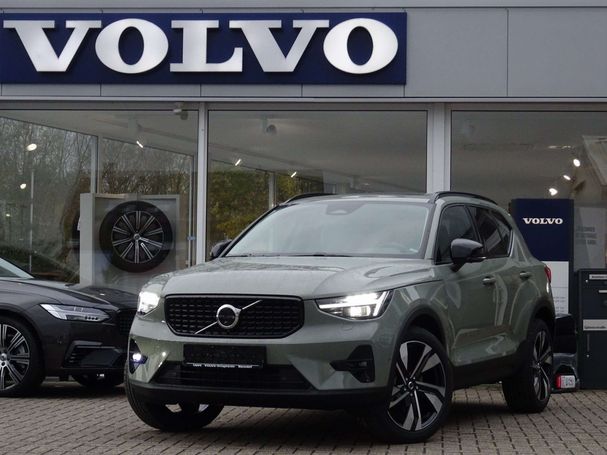 Volvo XC40 B3 Ultra Dark 120 kW image number 1