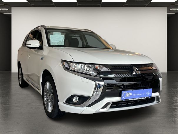 Mitsubishi Outlander 2.4 Plug-In Hybrid 165 kW image number 3