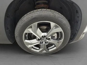 Car image 33