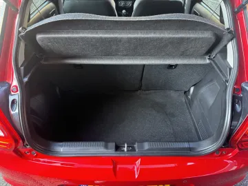 Car image 34