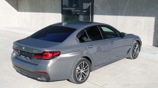 BMW 520i 135 kW image number 28