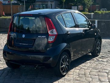 Car image 4