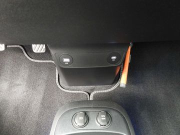 Car image 36