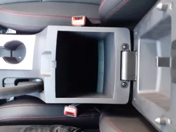 Car image 28