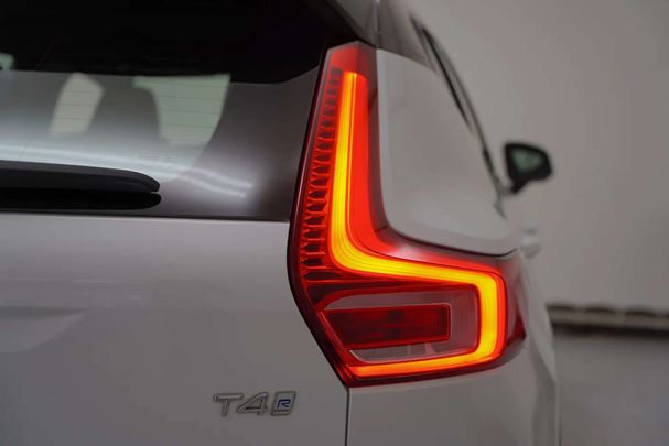 Volvo XC40 T4 140 kW image number 33