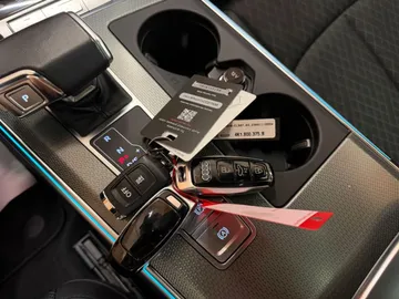 Car image 47