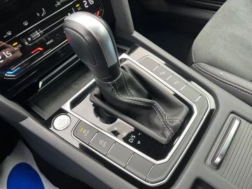 Car image 36