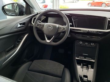 Car image 15