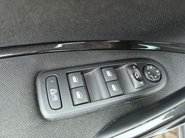 Car image 37