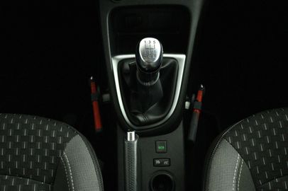 Car image 32