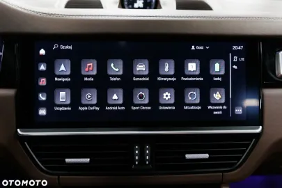 Car image 40