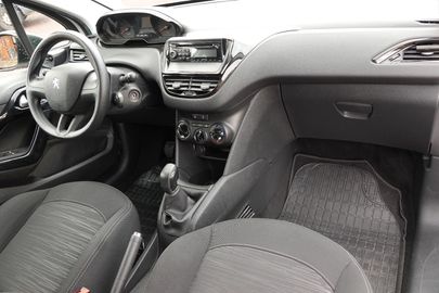 Car image 14