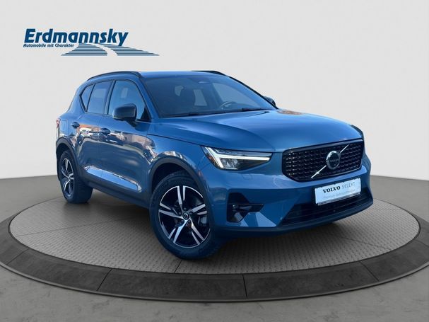 Volvo XC40 B3 Plus Dark 120 kW image number 2