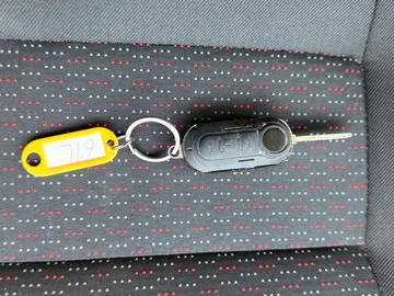 Car image 46