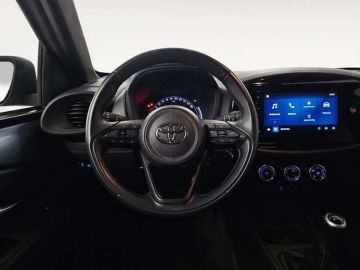 Car image 10