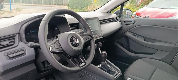 Car image 15