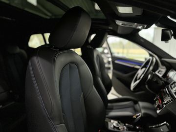 Car image 37