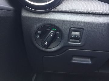 Car image 30