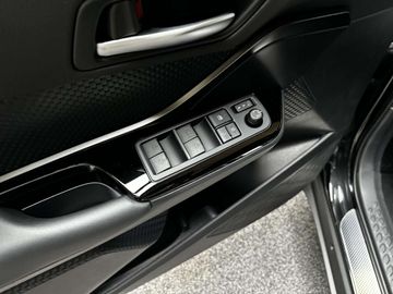 Car image 33