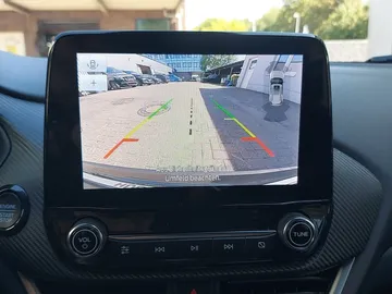 Car image 24