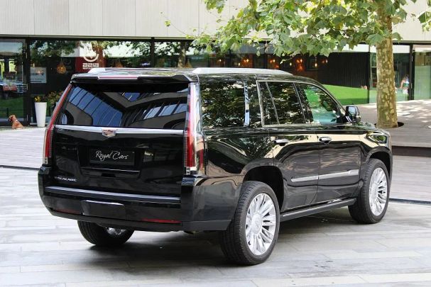 Cadillac Escalade 6.2 V8 AWD AT Platinum 313 kW image number 2