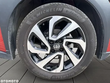 Car image 24