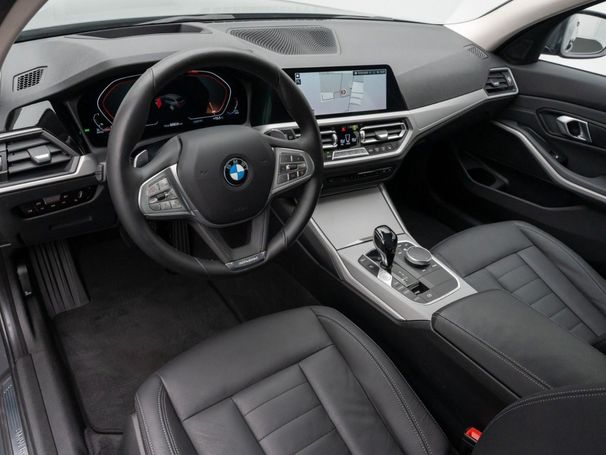 BMW 320d Touring xDrive 140 kW image number 26