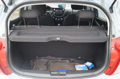 Car image 17