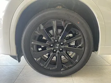 Car image 27