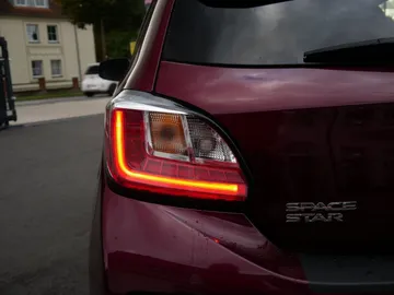 Car image 35