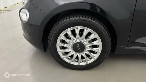 Car image 20