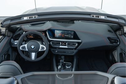 Car image 4