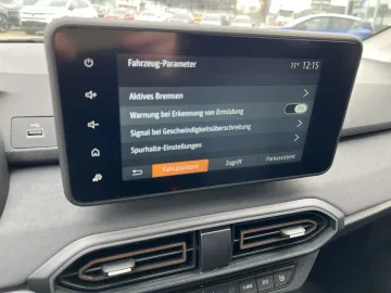 Car image 26