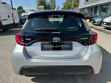 Car image 5