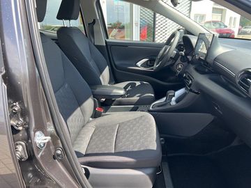 Car image 18