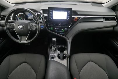 Car image 8