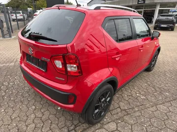 Car image 3