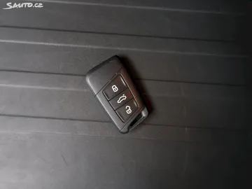 Car image 34