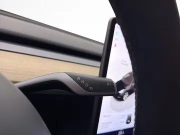 Car image 33