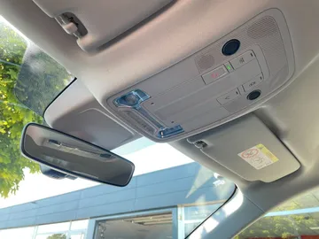 Car image 37