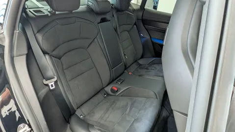 Car image 25
