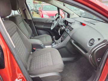 Car image 14