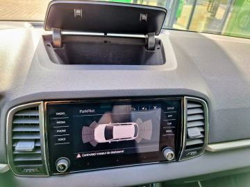 Car image 26