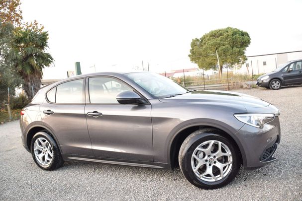 Alfa Romeo Stelvio 2.2 AT8 Q4 140 kW image number 3