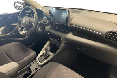Car image 5