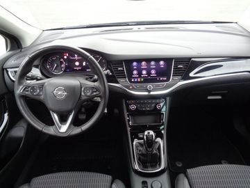 Car image 12