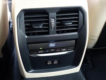 Car image 37