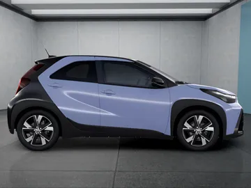 Car image 4